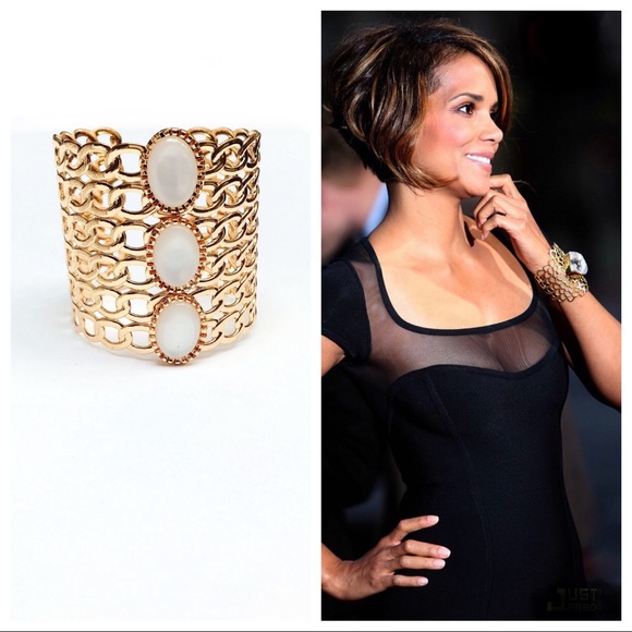 Beautiful gold cuff bracelet - Picture 2 of 7